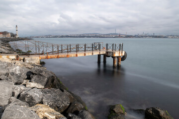 Obraz premium Ferry piers in Istanbul. Ahirkapi pier. Long exposure, Bosphorus.