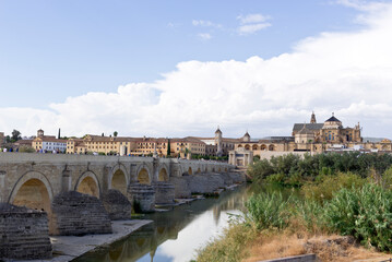 Fototapeta na wymiar Puente Romano, Roman Bridge, Mezquita de Córdoba, Andalusia, Spain