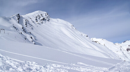Fototapeta na wymiar Panoramic view on off-piste slope