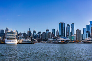 Scenic view of the New York Manhattan skyline seen from across the Hudson River in Edgewater
