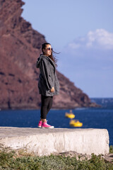 Retrato mujer junto al mar