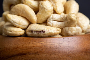 ready to eat and peeled cashew nuts
