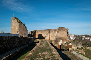 Fototapeta na wymiar Castelo medieval numa falésia em Miranda do Douro, Trás os Montes, Portugal