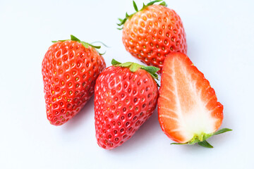 真っ赤なイチゴの紅ほっぺ