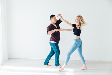 learning to dance paired bachata kizomba movement couples male and female dancing