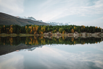 Fototapeta premium Majestic fjord in Norway in autumn with a beautiful mountains landscape 
