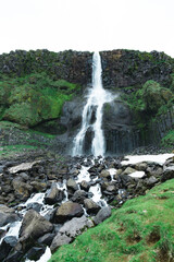 Panorama con cascata in Islanda