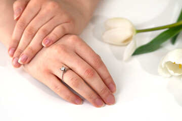 Fototapeta premium bride woman hands wear diamond ring 