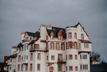 Fototapeta na wymiar Anwesen mit vielen Ornamenten Edinburgh