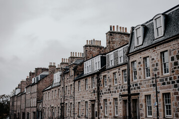 Fototapeta na wymiar Altes Wohnhaus in der Innenstadt Edinburgh