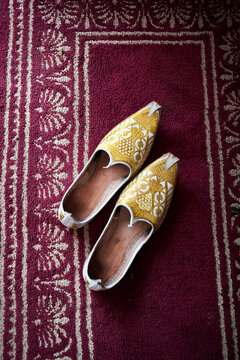 Traditional shoes