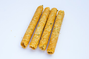 Crispy egg rolls with seaweed