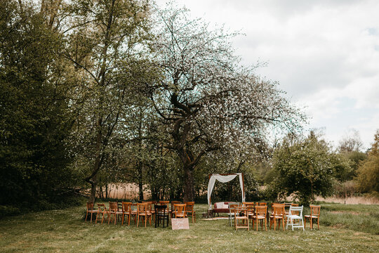Outdoor wedding ceremony location