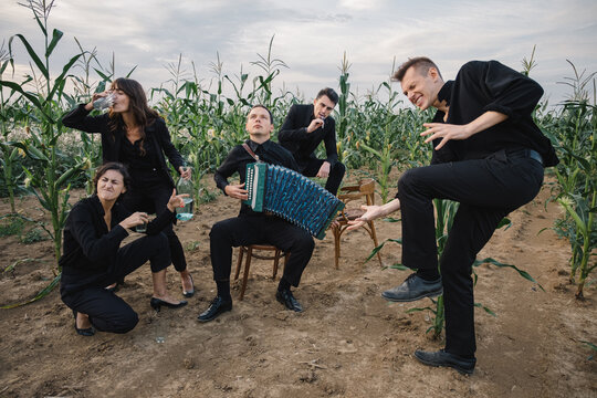 Tavern in an open field.