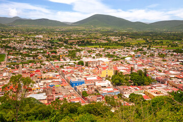 Vista aérea del pueblo mágico de Atlixco, Puebla, México 