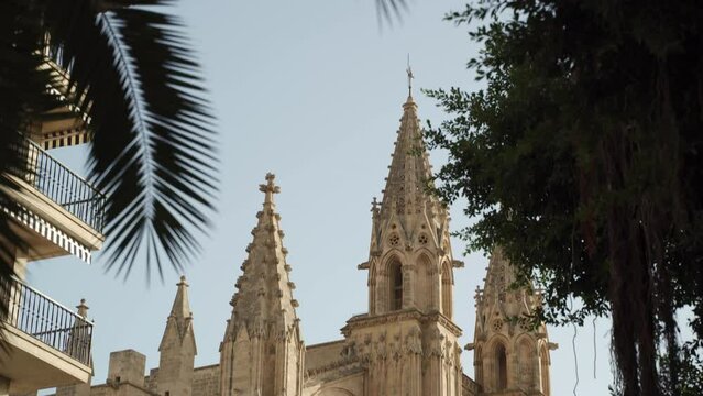 Tilting Up Catedral-Basílica de Santa María de Mallorca on a Sunny Day