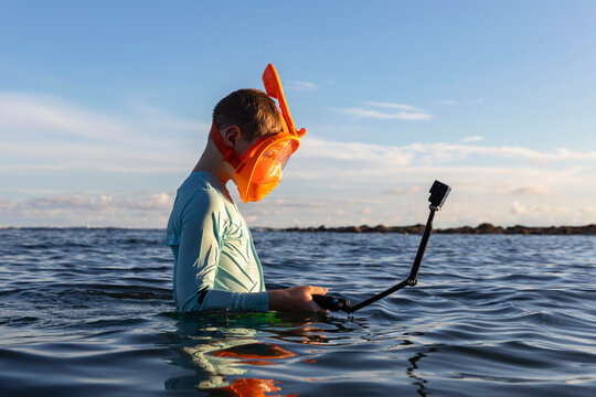 Mask Snorkeling underwater camera in Costa Rica making selfie video