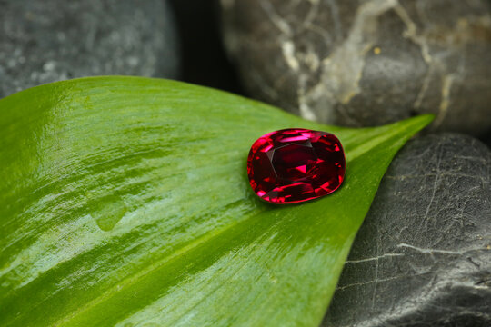 Red Gem Art and Decoration Gemstone RED RUBY