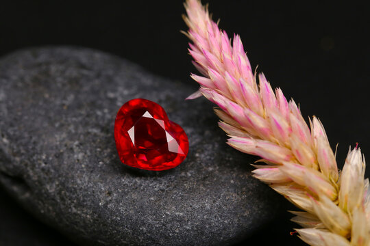 Red Gem Art and Decoration Gemstone RED RUBY