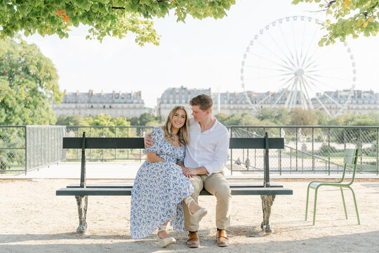 couple in Tuilerie garden in Paris 