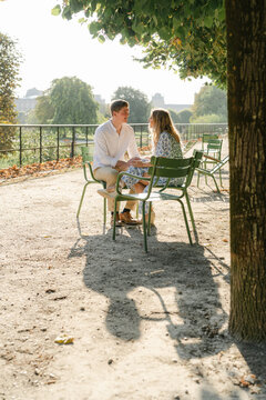 couple in Tuilerie garden in Paris 
