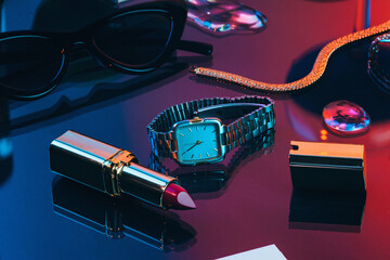 Women's accessories in club table.