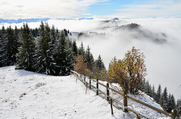 Fototapeta na wymiar Ciel et montagne dans la région d'Aix les Bains, France, Savoie, massif des Bauges, mont Revard
