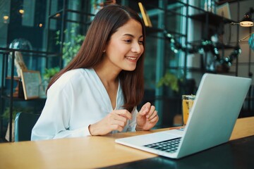 woman working on laptop