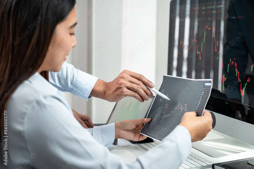 Aufkleber investor business team working with computer, tablet and analyzing graph stock market trading planni