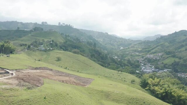 D&Iacute;A GRIS EN DOSQUEBRADAS RISARALDA Y RODEADO DE MUCHA NATURALEZA.