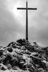 Winterlandschaft Rhön- Gipfelkreuz auf dem Wachtküppel(705m) 2