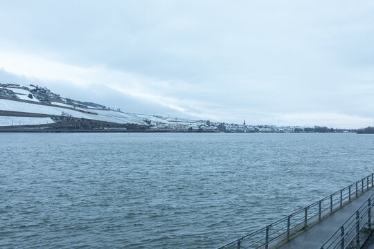 Blick im Winter auf R&uuml;desheim am Rhein