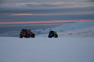 coches 4x4 en un glaciar © Ralda Photo