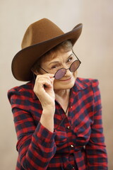 woman wearing cowboy hat