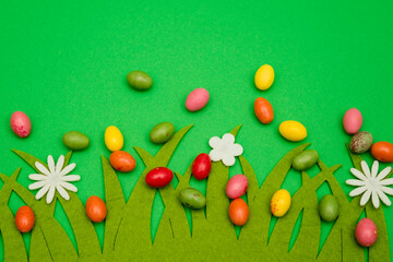 Obraz premium Minimalist creative Easter concept with colorful eggs. Poster or greeting card. 