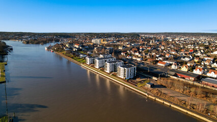 Fredrikstad miasto znajdujace sie w Norwegii nad rzeka Glomma i 40 km od granicy ze Szwecja.