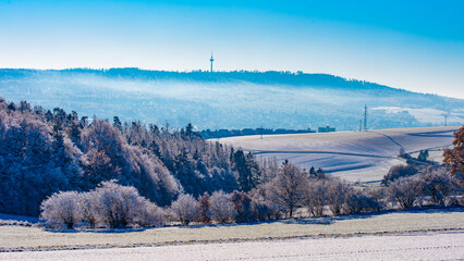 Panorama von Taunusstein mit der Hohen Wurzel im Winter