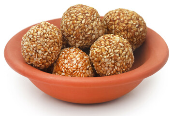 Sesame caramel laddu