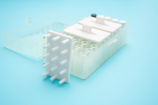 Multi-pronged test device for skin prick Allergy  test