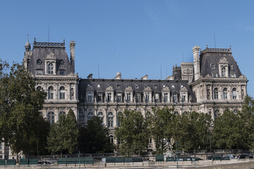 Obraz premium Architectural fragments of City Hall of Paris (Hotel de Ville de Paris) neo-renaissance style building - seat of the Paris City Council since 1357. Paris, France.