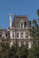 Obraz premium Architectural fragments of City Hall of Paris (Hotel de Ville de Paris) neo-renaissance style building - seat of the Paris City Council since 1357. Paris, France.