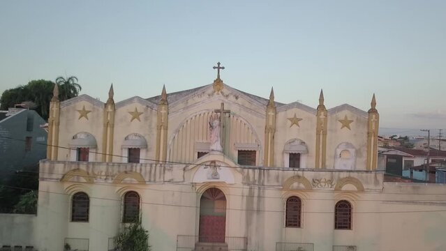 mercado do cai nagua rio madeira catedral sagrado cora&ccedil;&atilde;o  de jesus 3 caixas dagua porto velho rond&ocirc;nia brasil amaz&ocirc;nia brasileira,