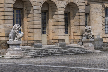 Fototapeta premium Fragments of Fontainebleau Palace (XII century), old royal hunting castle in Fontainebleau. Fontainebleau Palace - one of largest royal chateaux in France (55 km from Paris). Fontainebleau, France.
