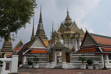 Fototapeta na wymiar Buddhistische Tempelanlage Wat Pho in Bangkok