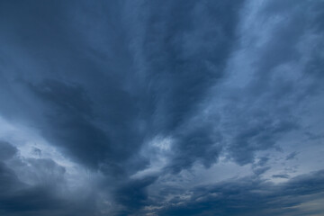 Fototapeta na wymiar sky with gray amazing clouds