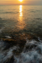Fototapeta na wymiar 夕陽と海