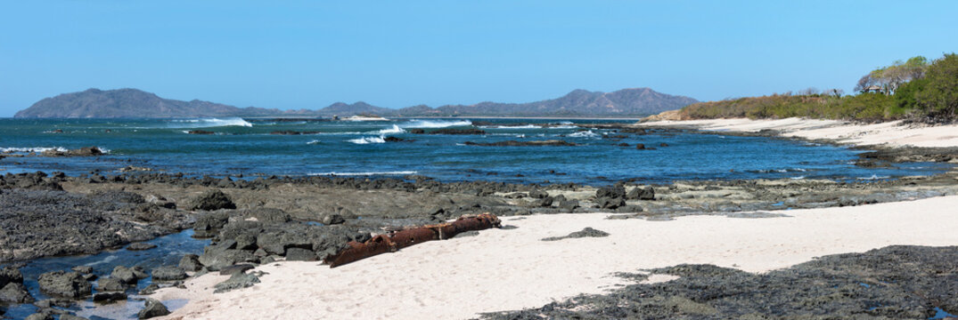 Scenic view of beach, Tamarindo, Costa Rica