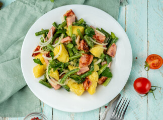 salade liégeoise Belgian traditional potato salad with green beans, Traditional European dish.