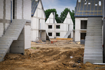 budowa nowego osiedla, budowa domu © Ignacy