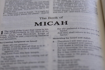 Obraz premium title page from the book of Micah in the bible or torah for faith, christian, jew, jewish, hebrew, israelite, history, religion